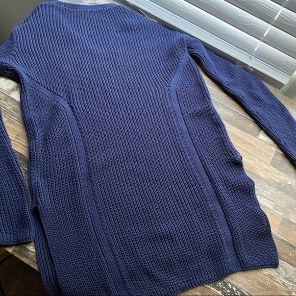 Athleta Highline Navy V-Neck Sweater Tunic - Picture 4 of 10